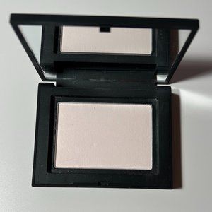 NARS Snow Soft Velvet Pressed Powder